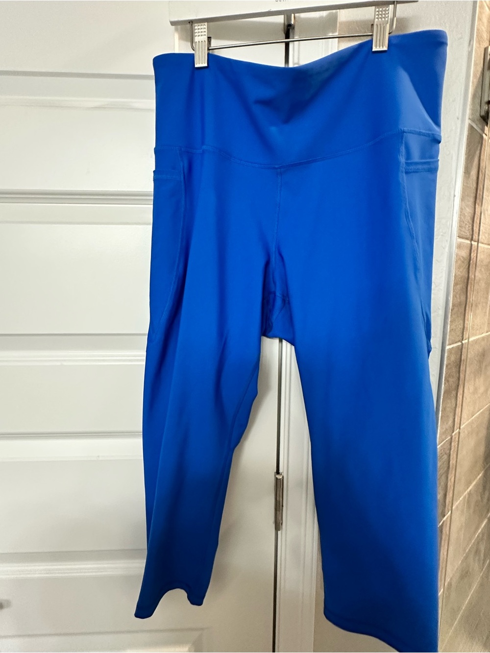 Old Navy XL Bright Royal Blue High-Waist Active Capris